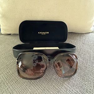 Coach (woman’s) Sunglasses